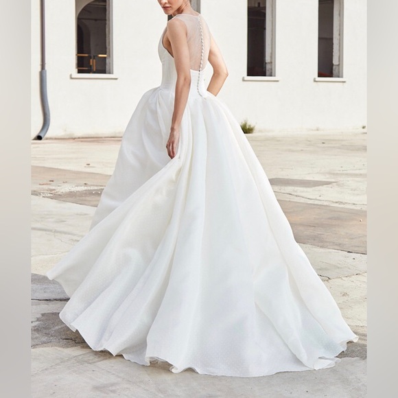 Peter Langner Couture Wedding Gown: Annabelle - Picture 9 of 13